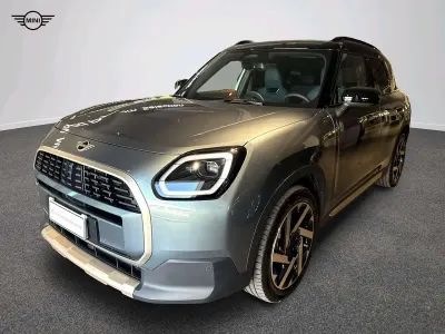 Nuova Mini Countryman Favoured 170 CV (125 kW) 2025 Verde SUV