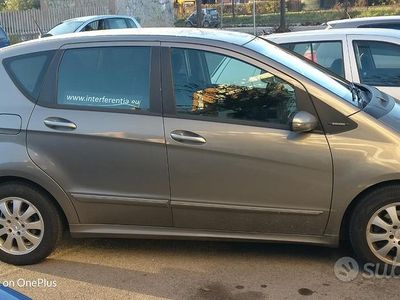 Usata Mercedes A180 Avantgarde 109 CV (80 kW) 2006 Bronzo Monovolume