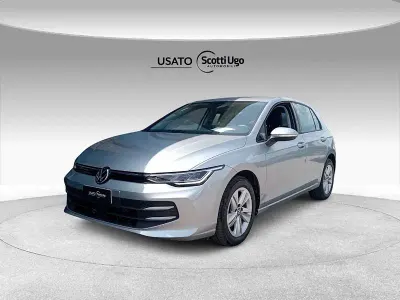 Usata VW Golf VIII Life 116 CV (85 kW) 2025 Argento Utilitaria