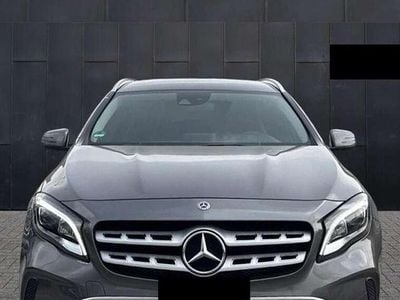 Usata Mercedes GLA200 136 CV (100 kW) 2019 Grigio SUV