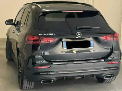 Usata Mercedes GLA200 Premium Plus 150 CV (110 kW) 2024 Nero SUV