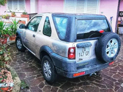 Usata Land Rover Freelander 111 CV (81 kW) 2001 Argento SUV
