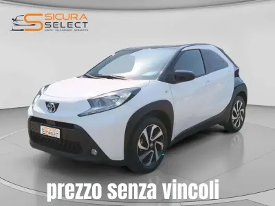 Usata Toyota Aygo X Trend 72 CV (52 kW) 2025 Bianca tetto nero SUV