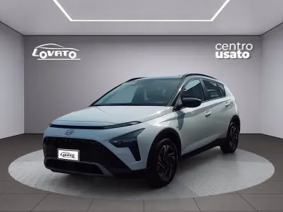 Käytetty Hyundai Bayon 100 HP (73 kW) 2023 Valkoinen Katumaasturi