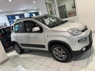 Occasion Fiat Panda 4x4 Climbing 95 ch (69 kW) 2016 Gris Citadine