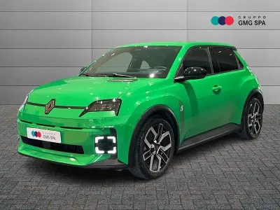 Usata Renault 5 E-Tech Urban 89 kW (122 CV) 2025 Verde Utilitaria
