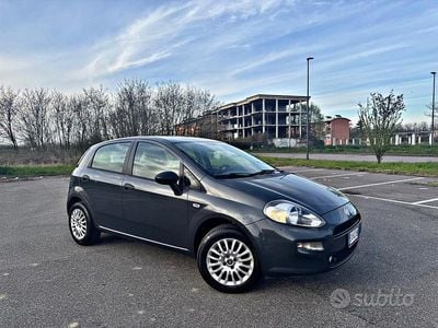 Usata Fiat Punto Lounge 69 CV (50 kW) 2014 Grigio Utilitaria
