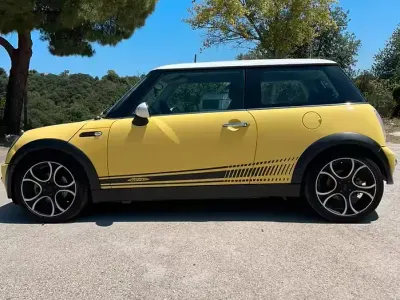 Begagnad Mini Cooper Coupé 2003 Gul Sportkupé