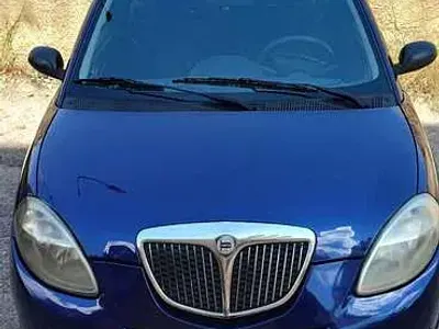 Usata Lancia Ypsilon 60 CV (44 kW) 2009 Blu Utilitaria