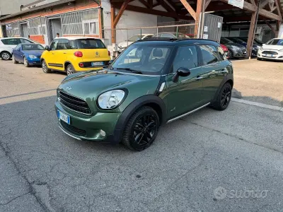 Usata Mini Park Lane Countryman 111 CV (81 kW) 2016 Verde SUV