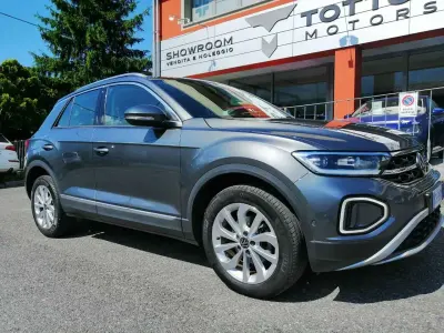 Usata VW T-Roc Pro 116 CV (85 kW) 2022 Indium grey SUV