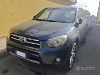 Usata Toyota RAV4 Luxury 177 CV (130 kW) 2008 Grigio SUV