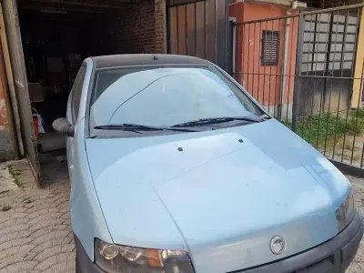 Usata Fiat Punto 60 CV (44 kW) 1999 Bluazzurro Berlina