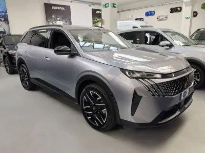 Usata Peugeot 5008 Allure 136 CV (100 kW) 2025 Grigio artense SUV