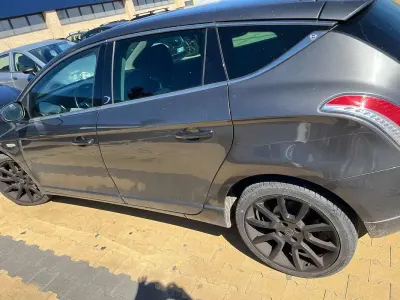 Begagnad Lancia Delta S 190 HK (139 kW) 2013 Halvkombi