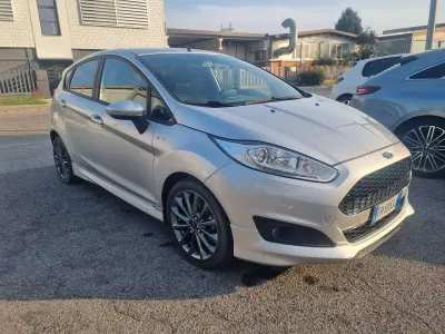 Usata Ford Fiesta ST-Line 101 CV (74 kW) 2017 Argento Utilitaria