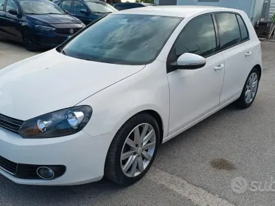 Usata VW Golf VI Highline 122 CV (89 kW) 2009 Bianco Utilitaria