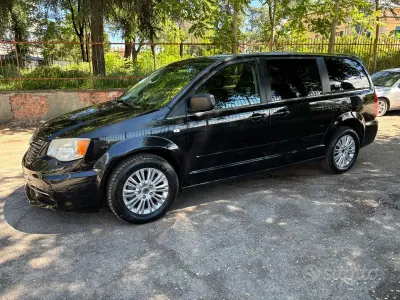 Gebraucht Lancia Voyager Silver 177 PS (130 kW) 2014 Schwarz Van / Kleinbus