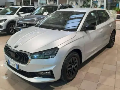 Usata Skoda Fabia 95 CV (69 kW) 2025 Argento Utilitaria