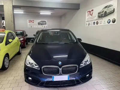 Usata BMW 218 Luxury Line 150 CV (110 kW) 2015 Blu Station wagon