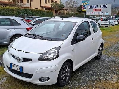 Usata Toyota Aygo Connect Style 68 CV (50 kW) 2011 Bianco Utilitaria