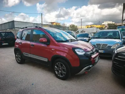 Usata Fiat Panda Cross Cross 70 CV (51 kW) 2023 Rosso Utilitaria