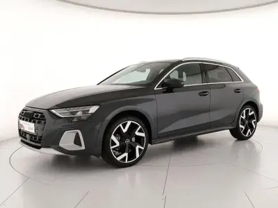Usata Audi A3 Comfort 150 CV (110 kW) 2025 Grigio manhattan metallizzato Berlina