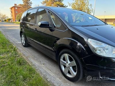 Begagnad Ford S-MAX Titanium 140 HK (102 kW) 2008 Svart Minibuss
