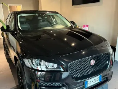 Usata Jaguar F-Pace 180 CV (132 kW) 2018 Nero SUV