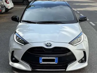 Usata Toyota Yaris Hybrid Style 92 CV (67 kW) 2023 Bianco Berlina