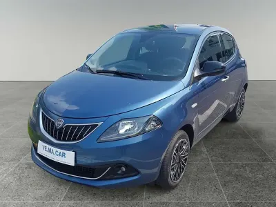 Usata Lancia Ypsilon Gold 69 CV (50 kW) 2022 Blu/azzurro Utilitaria