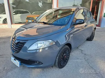 Usata Lancia Ypsilon Gold 95 CV (69 kW) 2014 Grigio Utilitaria