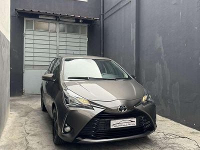 Usata Toyota Yaris Lounge 72 CV (52 kW) 2019 Grigio Berlina