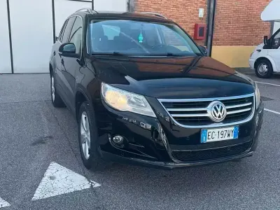 Usata VW Tiguan Sportline 140 CV (102 kW) 2010 Blu SUV