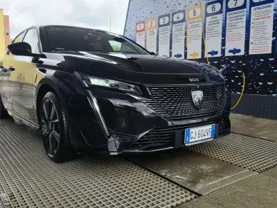 Usata Peugeot 308 GT 131 CV (96 kW) 2022 Berlina