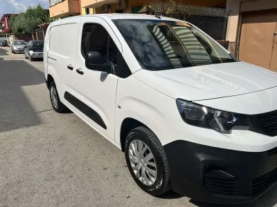 Usata Peugeot Partner 102 CV (75 kW) 2020 Monovolume
