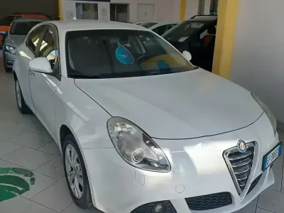 Usata Alfa Romeo Giulietta 140 CV (102 kW) 2011 Bianco Utilitaria