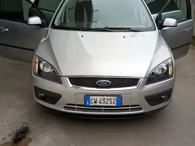 Usata Ford Focus 90 CV (66 kW) 2005 Grigio Berlina