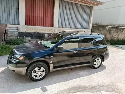 Usata Mitsubishi Outlander Comfort Edition 136 CV (100 kW) 2003 Nero SUV
