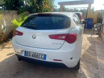 Begagnad Alfa Romeo Giulietta 109 HK (80 kW) 2013 Vit Halvkombi