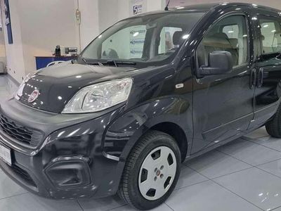 Begagnad Fiat Qubo Lounge 77 HK (56 kW) 2017 Svart Minibuss