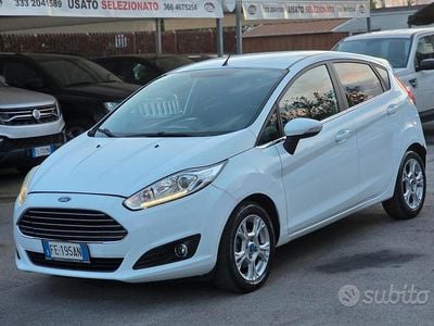 Usata Ford Fiesta Titanium 95 CV (69 kW) 2016 Bianco Berlina