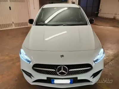 Usata Mercedes B180 AMG line 116 CV (85 kW) 2023 Bianco Monovolume