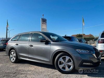 Usata Skoda Octavia Executive 116 CV (85 kW) 2023 Grigio Station wagon