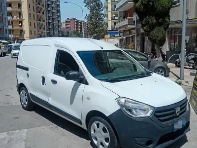 Usata Dacia Dokker 75 CV (55 kW) 2020 Monovolume