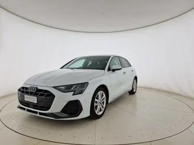 Usata Audi A3 S-Line 150 CV (110 kW) 2025 Bianco ghiacciaio metallizzato Berlina
