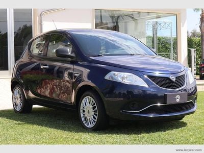 Usata Lancia Ypsilon Silver 69 CV (50 kW) 2016 Blu/azzurro Utilitaria