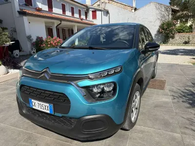 Usata Citroën C3 Feel 102 CV (75 kW) 2022 Blu/azzurro Utilitaria