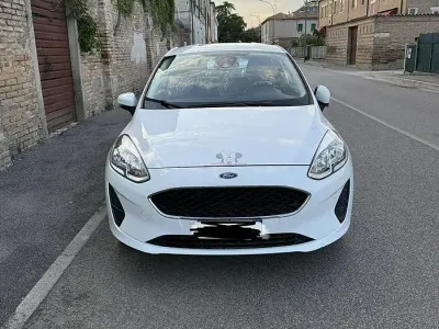 Usata Ford Fiesta 70 CV (51 kW) 2017 Bianco Utilitaria