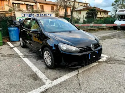 Usata VW Golf VI Comfortline 102 CV (75 kW) 2011 Nero Utilitaria